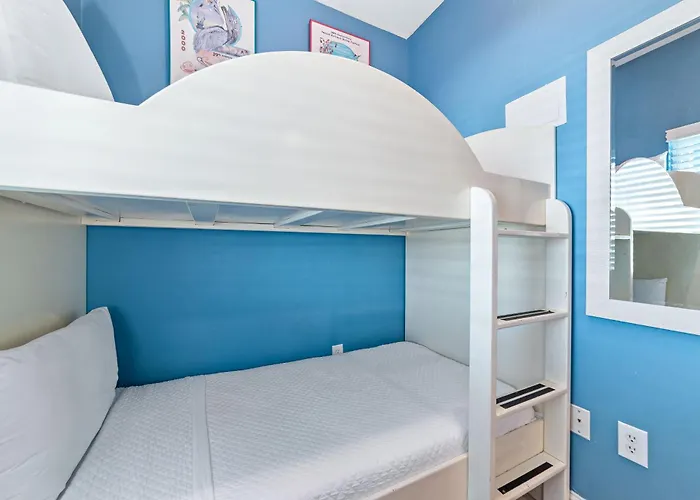 Lighthouse Unit 402 Holiday home